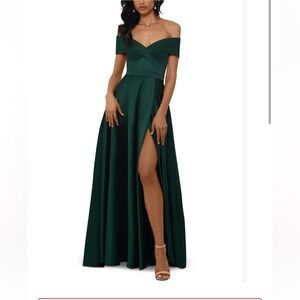 XSCAPE Plus Off-The-Shoulder Sweetheart Neckline Gown